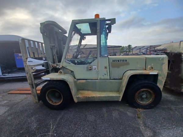 15,500 lb. Cap. Hyster M#H155XL Forklift, Perkins Diesel, Dual air tires, 3 Stage Mast, Side-shift & Fork Positioners, only 2,269 original Hours!!