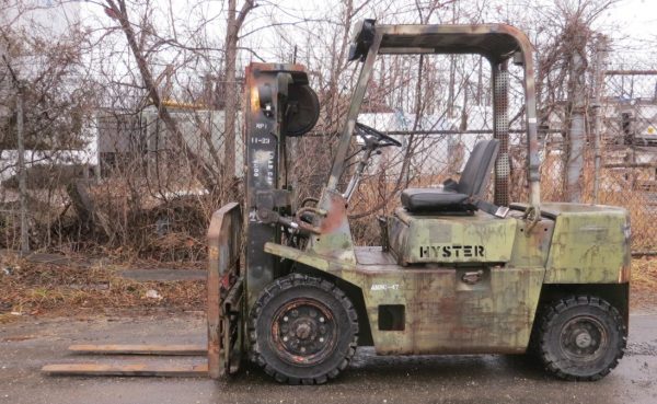 4,000 lb. Cap. Hyster M#H40XL Isuzu Diesel, NEW solid air tires, 3 Stage Mast, Side-shift, Runs Strong!! - Image 9