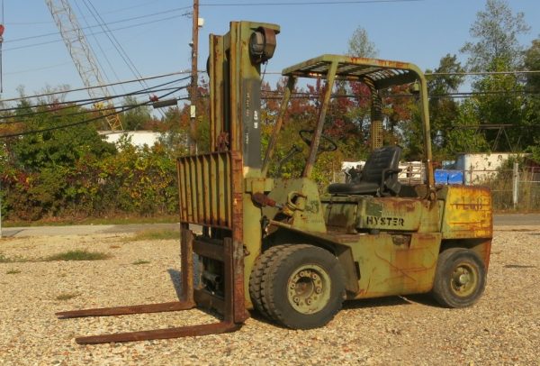 6,000 lb. Cap. Hyster M#H60XL Isuzu Diesel, Dual solid air tires, 3 Stage Mast, Side-shift only 4,372 original Hours!!