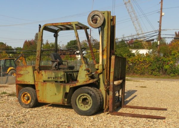 6,000 lb. Cap. Hyster M#H60XL Isuzu Diesel, Dual solid air tires, 3 Stage Mast, Side-shift only 4,372 original Hours!! - Image 5