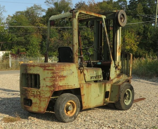 6,000 lb. Cap. Hyster M#H60XL Isuzu Diesel, Dual solid air tires, 3 Stage Mast, Side-shift only 4,372 original Hours!! - Image 2