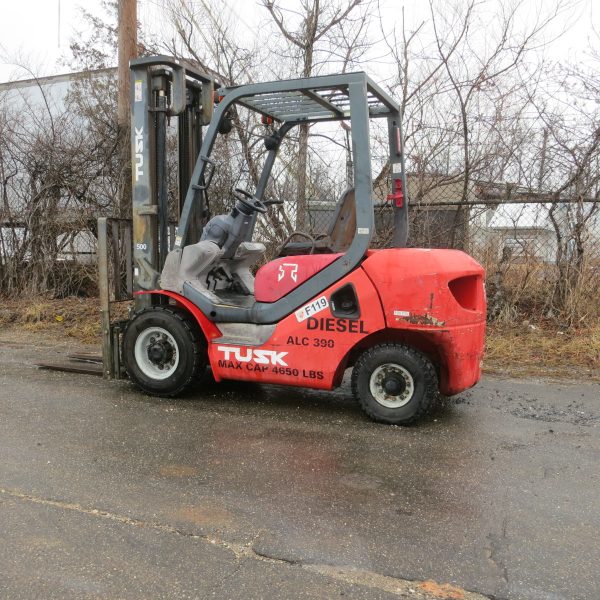 5,000 lb. Cap. Tusk/Komatsu Yanmar Diesel, NEW air tires, See-thru Mast, Side-shift, 3,000 Hrs!! - Image 7