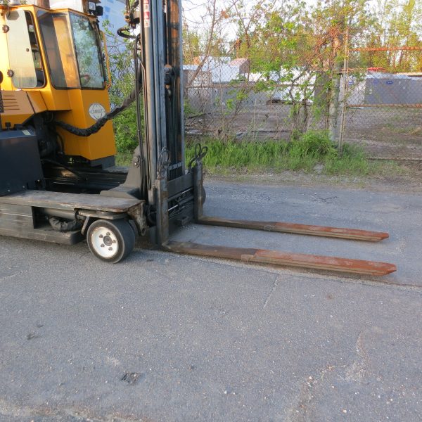 6,000# 4 Directional Combilift M#C6000, Propane, 2011' with only 1,665 Original Hours!! Runs like a NEW one!! - Image 7