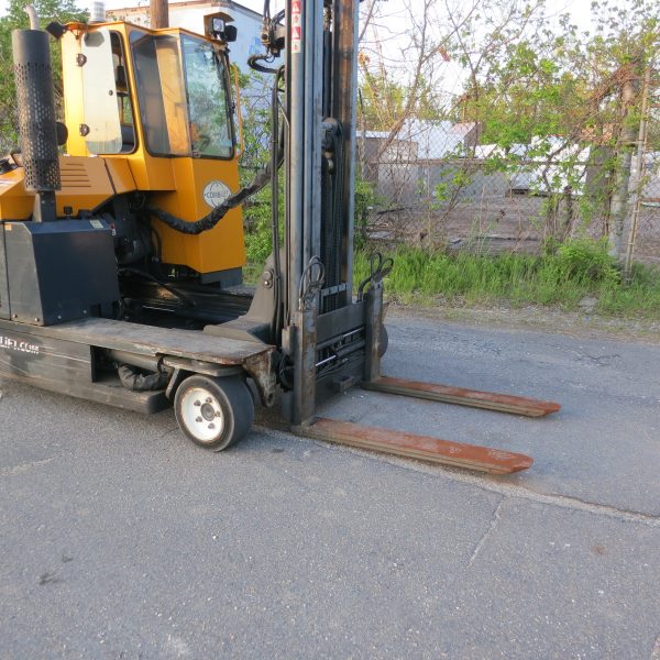6,000# 4 Directional Combilift M#C6000, Propane, 2011' with only 1,665 Original Hours!! Runs like a NEW one!! - Image 6