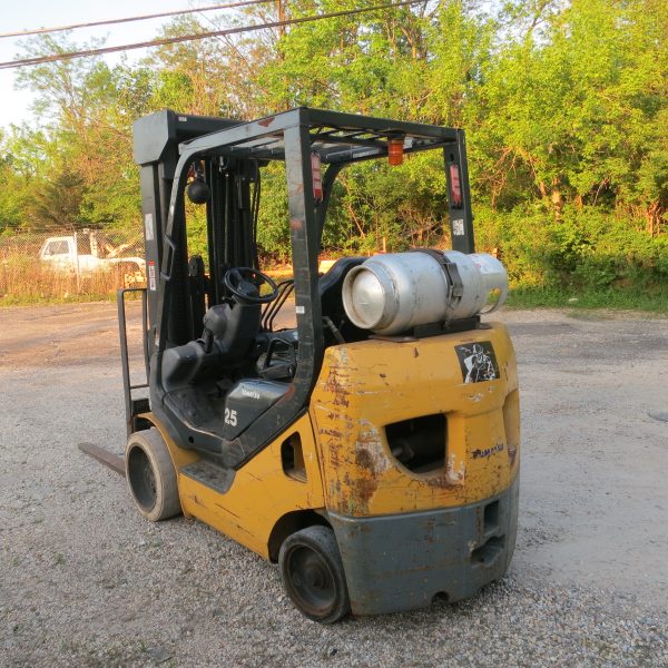 5,000 lb. Cap. Komatsu, LP, QUAD 4 Stage Mast to 21'7" Side-shift Runs great and cheap too!! - Image 3